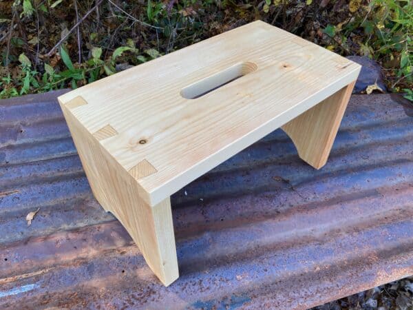 The Little Dovetail Bench