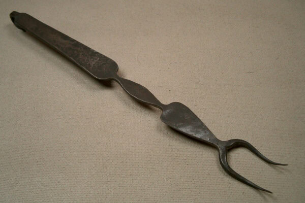 Kitchen Serving Utensils in Copper and Brass